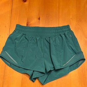 Lululemon- Hotty Hot low rise- lined 2.5inch shorts- teal lagoon size 6